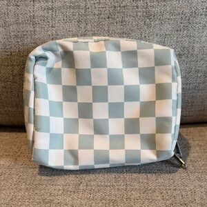 Narwey Checkered Cosmetic pouch travel pouch used